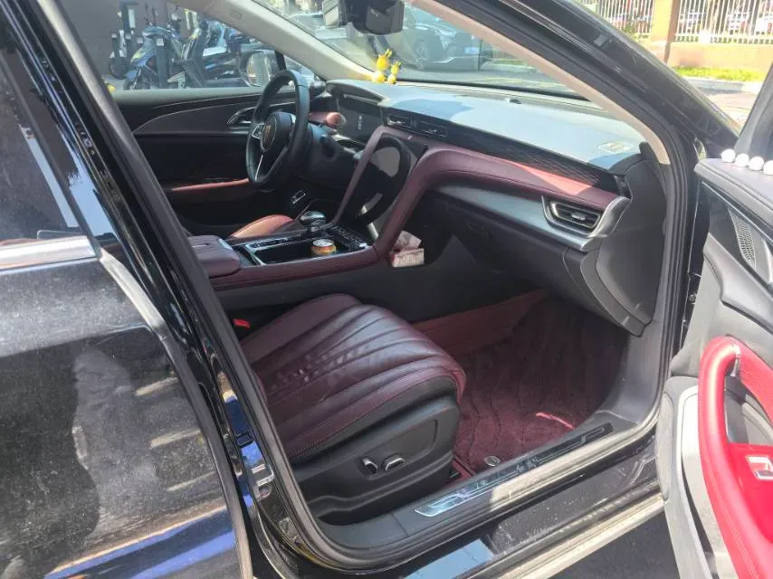 2024 HongQi H5 2.0T 224HP L4 8AT,autocango,china used car exporter,china ev exporter,chinese used car exporter,chinese used ev exporter