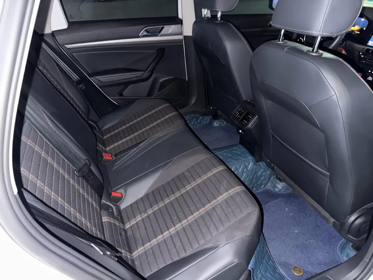 2022 Volkswagen T-Roc 1.4T 150HP L4 7DCT,autocango,china used car exporter,china ev exporter,chinese used car exporter,chinese used ev exporter