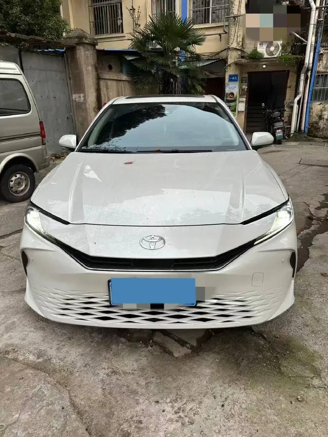 2024 Toyota Camry 2.0L 152HP L4 E-CVT Hybrid,autocango,china used car exporter,china ev exporter,chinese used car exporter,chinese used ev exporter