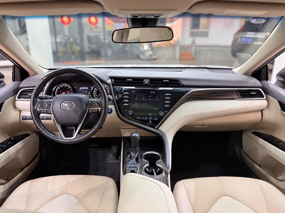 2019 Toyota Camry 2.5L 209HP L4 8AT,autocango,china used car exporter,china ev exporter,chinese used car exporter,chinese used ev exporter