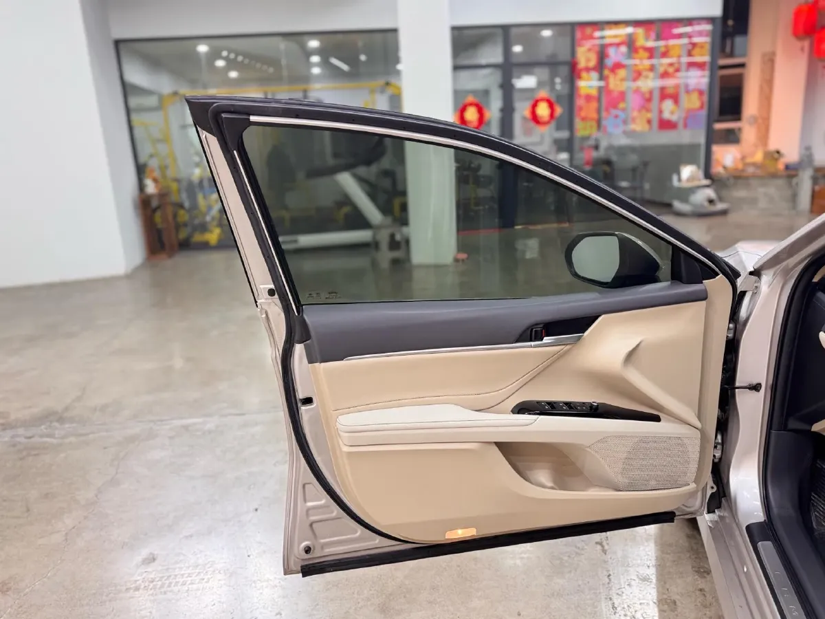 2019 Toyota Camry 2.5L 209HP L4 8AT,autocango,china used car exporter,china ev exporter,chinese used car exporter,chinese used ev exporter