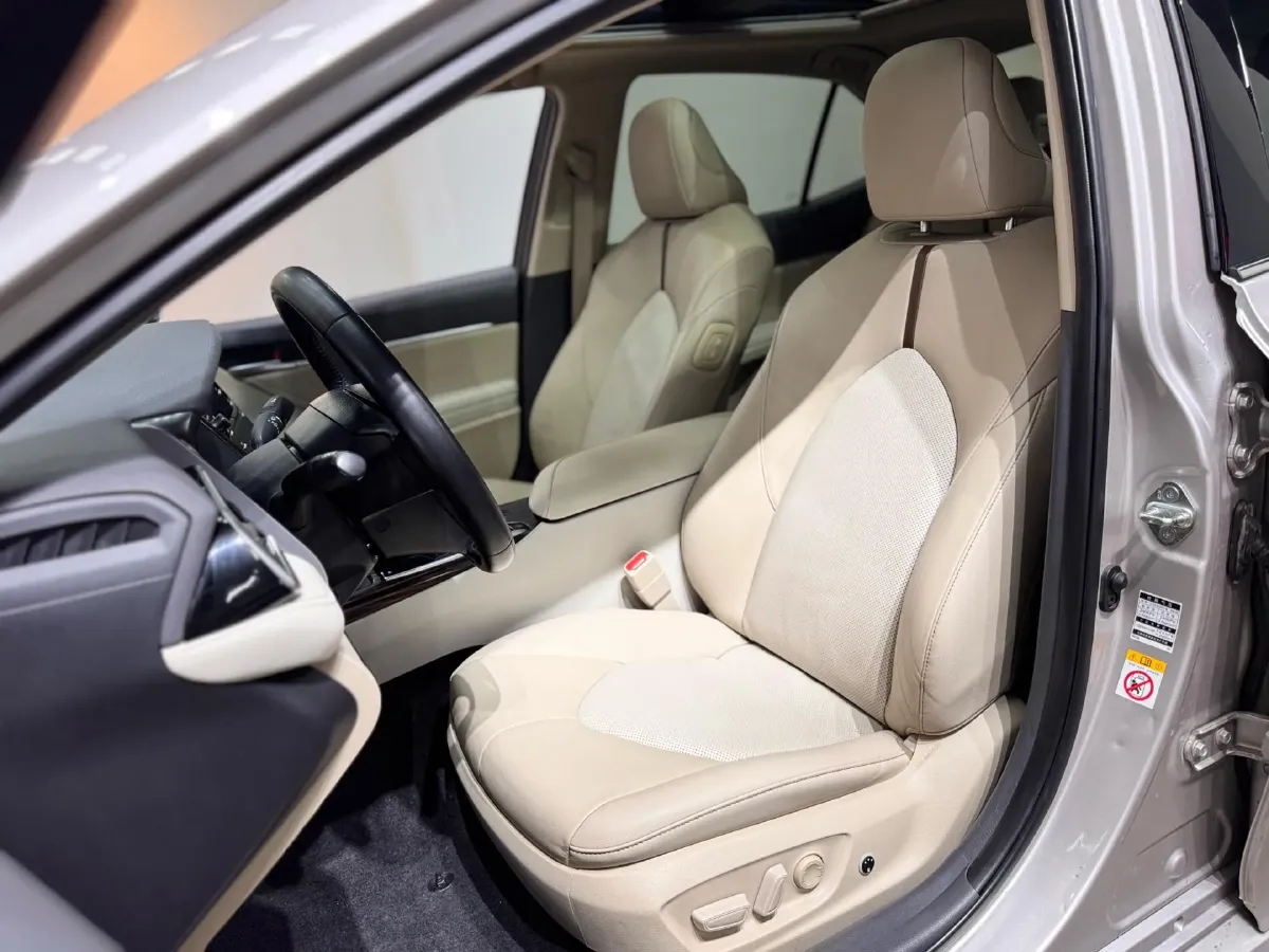 2019 Toyota Camry 2.5L 209HP L4 8AT,autocango,china used car exporter,china ev exporter,chinese used car exporter,chinese used ev exporter