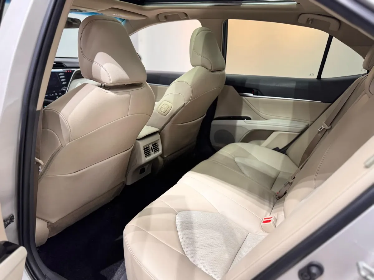 2019 Toyota Camry 2.5L 209HP L4 8AT,autocango,china used car exporter,china ev exporter,chinese used car exporter,chinese used ev exporter