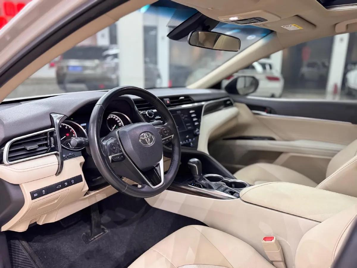 2019 Toyota Camry 2.5L 209HP L4 8AT,autocango,china used car exporter,china ev exporter,chinese used car exporter,chinese used ev exporter