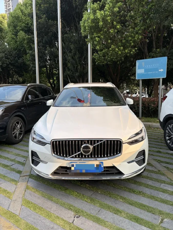 2023 Volvo XC60 2.0T 250HP L4 8AT,autocango,china used car exporter,china ev exporter,chinese used car exporter,chinese used ev exporter