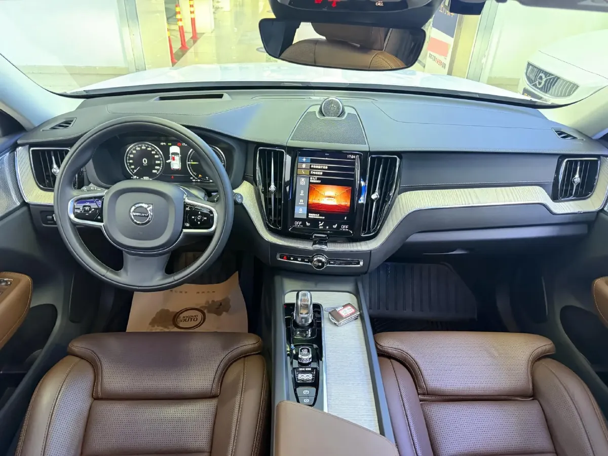 2019 Volvo XC60 PHEV 2.0T 320HP L4 8AT PHEV 10.1KWH,autocango,china used car exporter,china ev exporter,chinese used car exporter,chinese used ev exporter