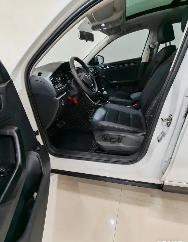 2022 Volkswagen T-Roc 1.4T 150HP L4 7DCT,autocango,china used car exporter,china ev exporter,chinese used car exporter,chinese used ev exporter