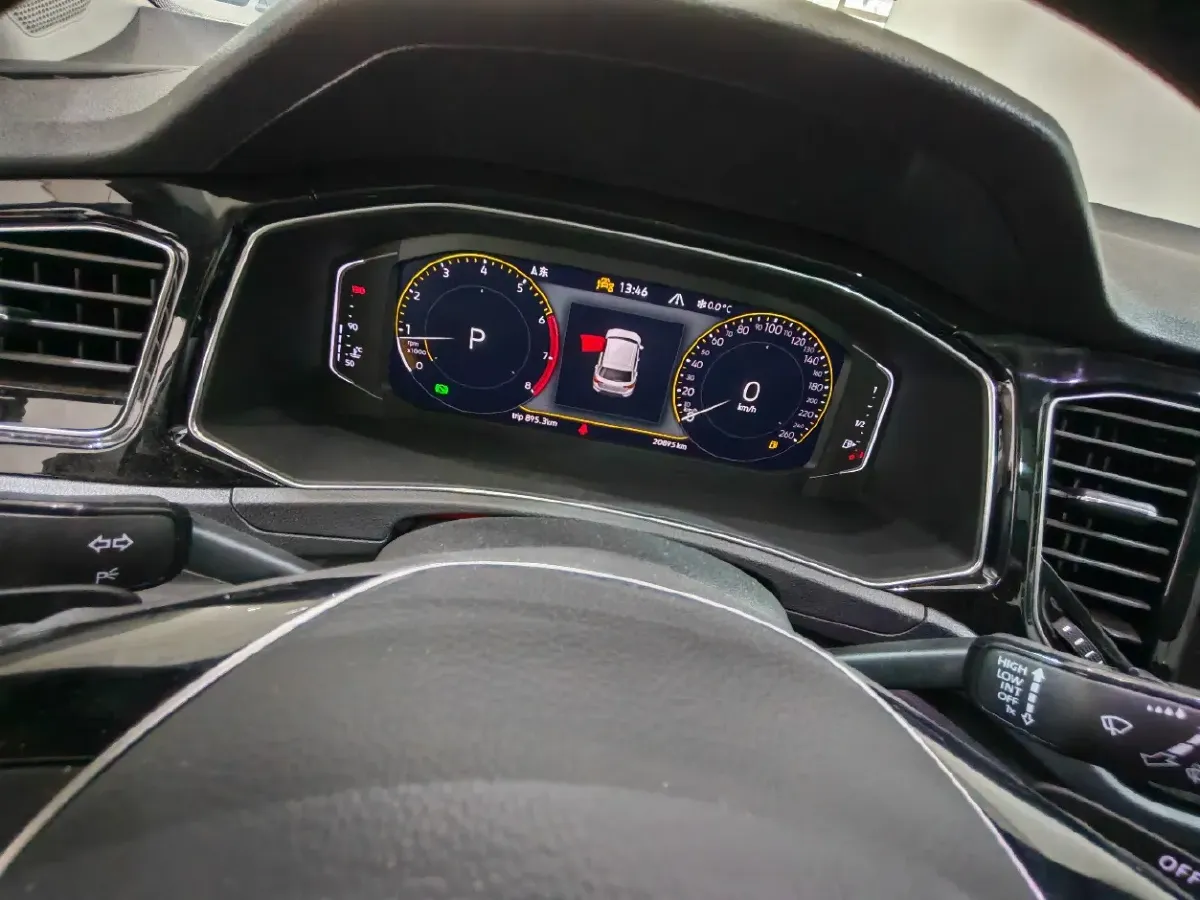 2022 Volkswagen T-Roc 1.4T 150HP L4 7DCT,autocango,china used car exporter,china ev exporter,chinese used car exporter,chinese used ev exporter