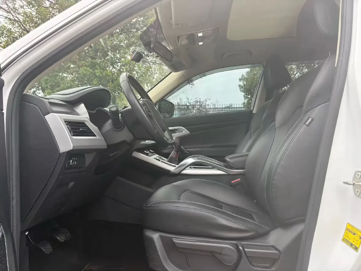 2016 Geely Azkarra 2.0L 141HP L4 6MT,autocango,china used car exporter,china ev exporter,chinese used car exporter,chinese used ev exporter