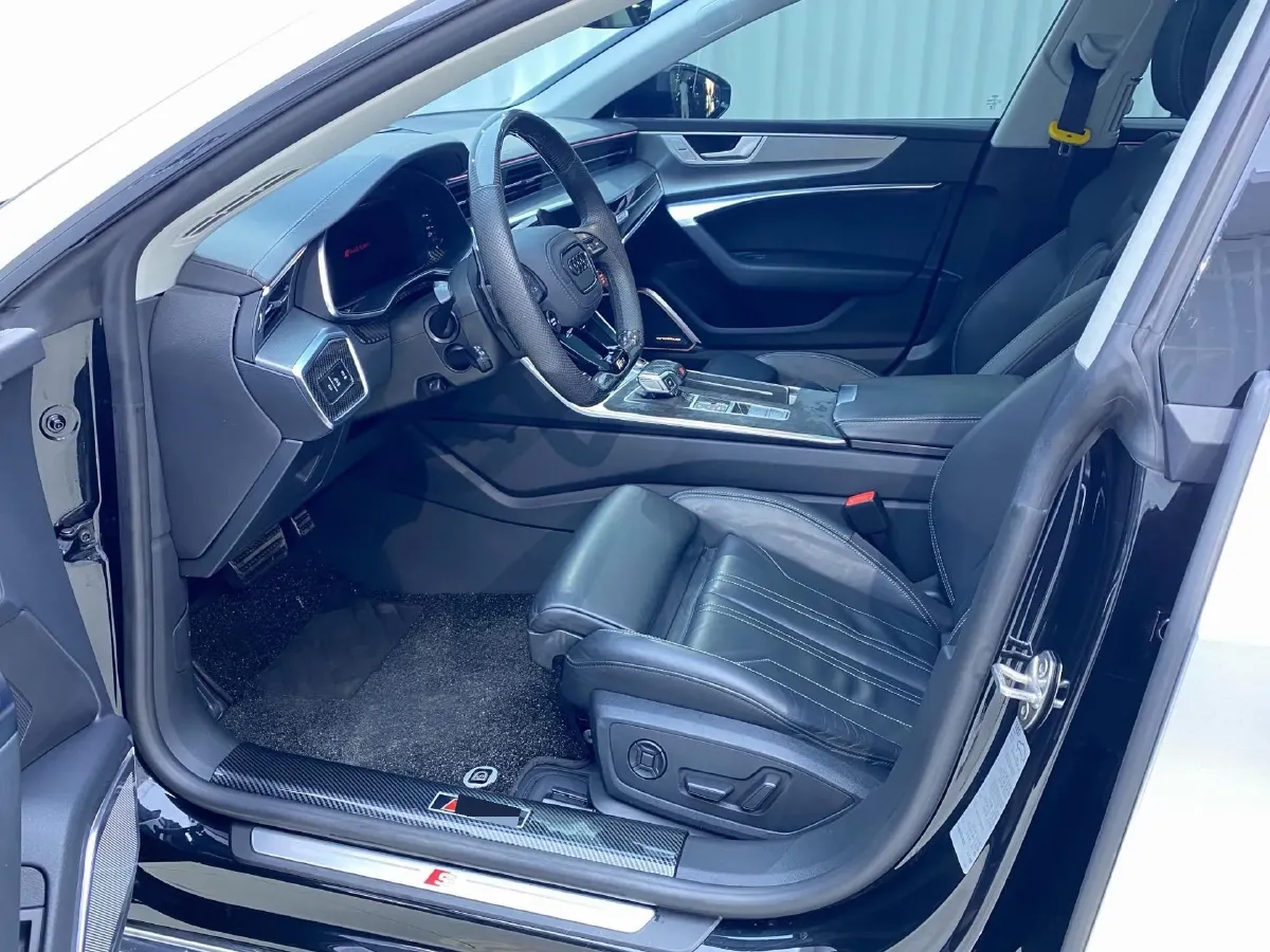 2024 Audi A7 2.0T 265HP L4 7DCT,autocango,china used car exporter,china ev exporter,chinese used car exporter,chinese used ev exporter