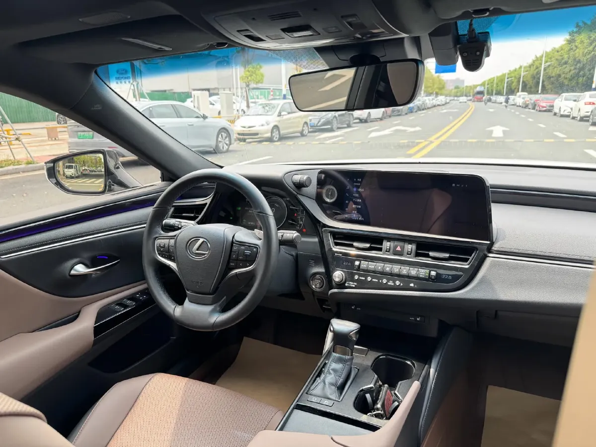 2022 Lexus ES 2.5L 178HP L4 E-CVT Hybrid,autocango,china used car exporter,china ev exporter,chinese used car exporter,chinese used ev exporter