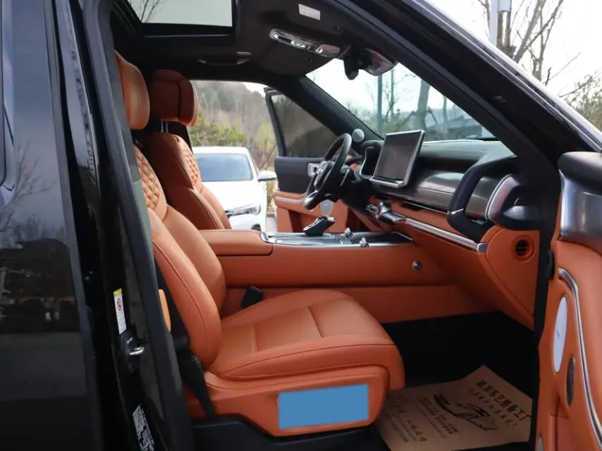 2024 Tank 700 3.0T 360HP V6 9AT PHEV 37.1KWH,autocango,china used car exporter,china ev exporter,chinese used car exporter,chinese used ev exporter