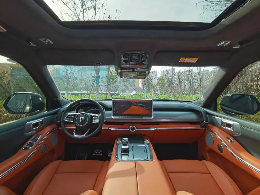 2024 Tank 700 3.0T 360HP V6 9AT PHEV 37.1KWH,autocango,china used car exporter,china ev exporter,chinese used car exporter,chinese used ev exporter