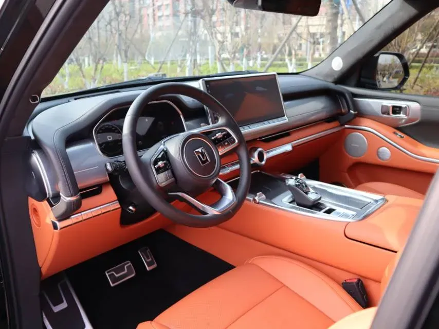 2024 Tank 700 3.0T 360HP V6 9AT PHEV 37.1KWH,autocango,china used car exporter,china ev exporter,chinese used car exporter,chinese used ev exporter