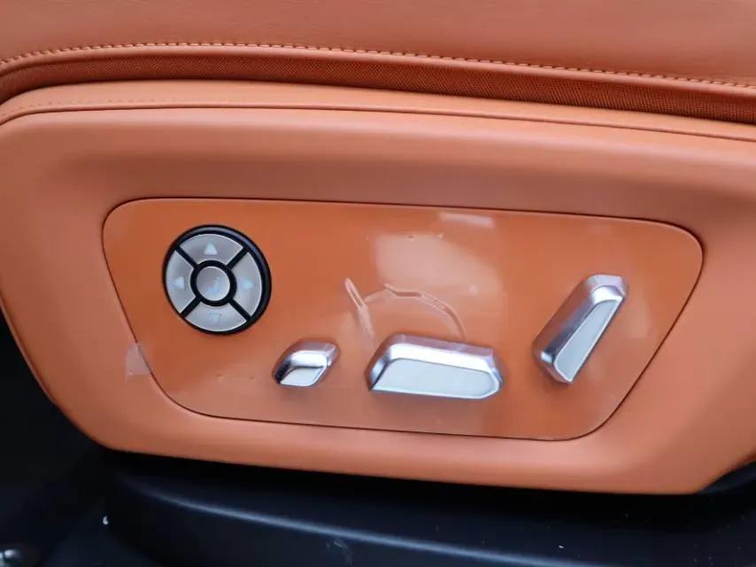 2024 Tank 700 3.0T 360HP V6 9AT PHEV 37.1KWH,autocango,china used car exporter,china ev exporter,chinese used car exporter,chinese used ev exporter