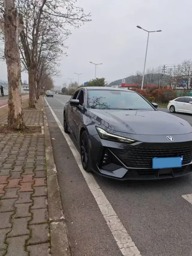 2022 ChangAn UNI-V 1.5T 188HP L4 7DCT,autocango,china used car exporter,china ev exporter,chinese used car exporter,chinese used ev exporter