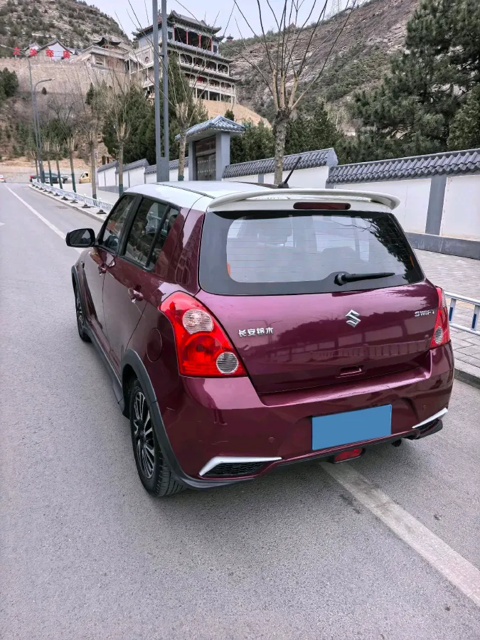 2015 Suzuki Swift 1.5L 103HP L4 4AT,autocango,china used car exporter,china ev exporter,chinese used car exporter,chinese used ev exporter