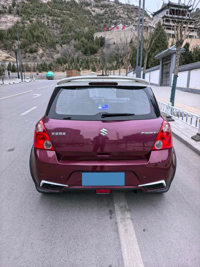 2015 Suzuki Swift 1.5L 103HP L4 4AT,autocango,china used car exporter,china ev exporter,chinese used car exporter,chinese used ev exporter