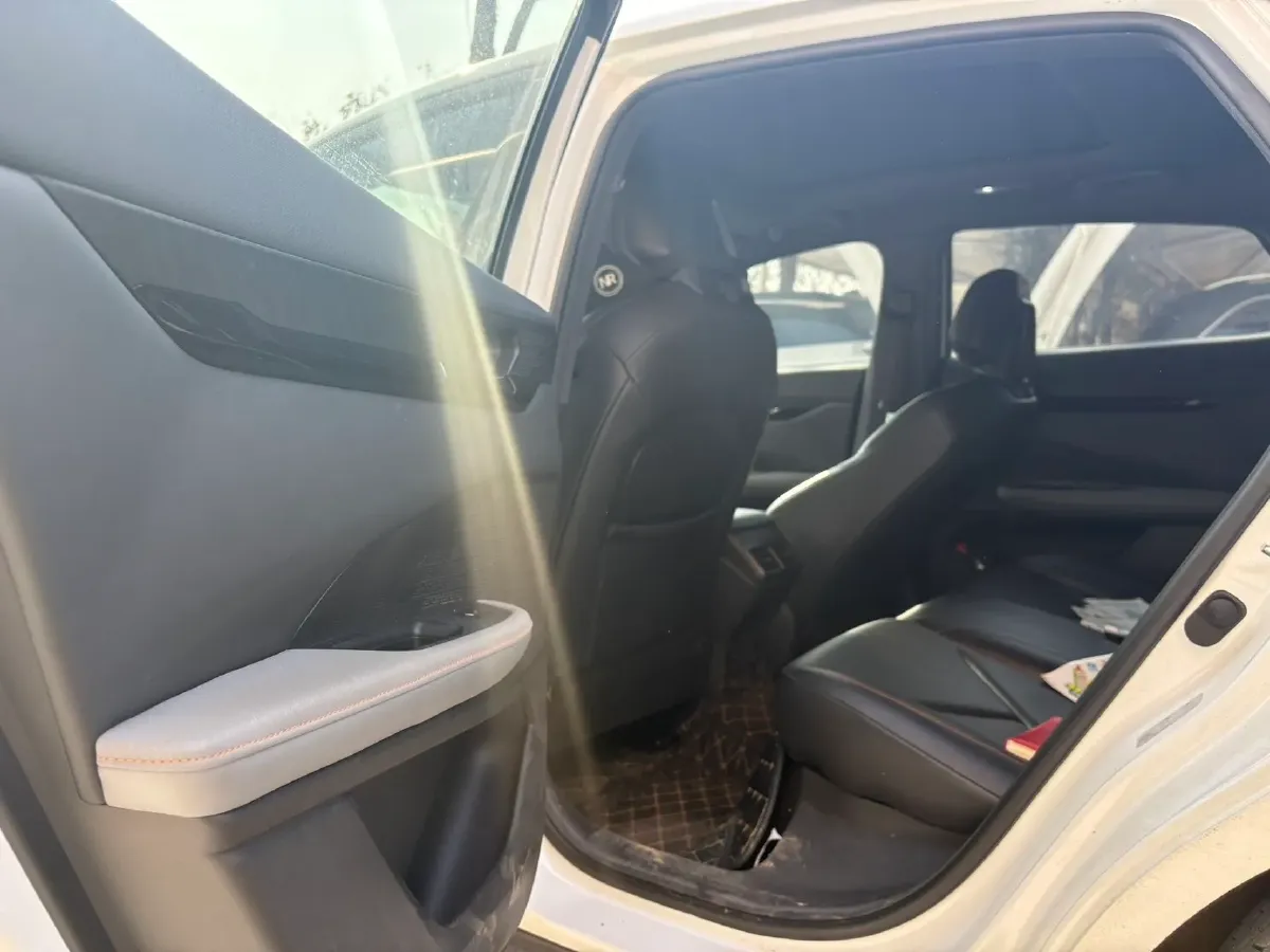 2022 ChangAn UNI-V 1.5T 188HP L4 7DCT,autocango,china used car exporter,china ev exporter,chinese used car exporter,chinese used ev exporter