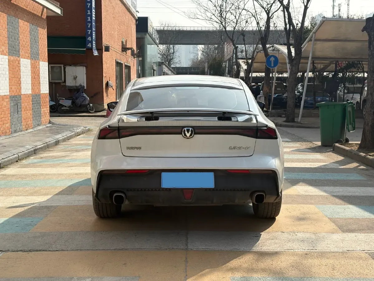 2022 ChangAn UNI-V 1.5T 188HP L4 7DCT,autocango,china used car exporter,china ev exporter,chinese used car exporter,chinese used ev exporter