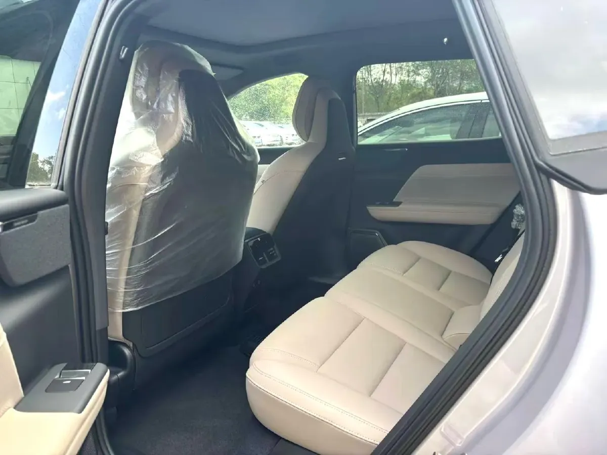 2026 Volvo XC70 PHEV 1.5T 156HP L4 3DHT PHEV,autocango,china used car exporter,china ev exporter,chinese used car exporter,chinese used ev exporter