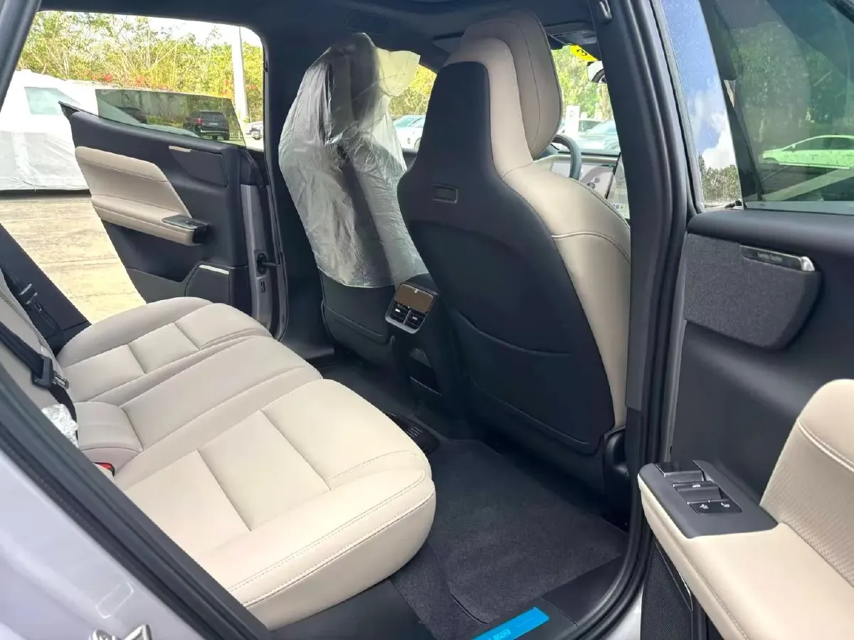 2026 Volvo XC70 PHEV 1.5T 156HP L4 3DHT PHEV,autocango,china used car exporter,china ev exporter,chinese used car exporter,chinese used ev exporter