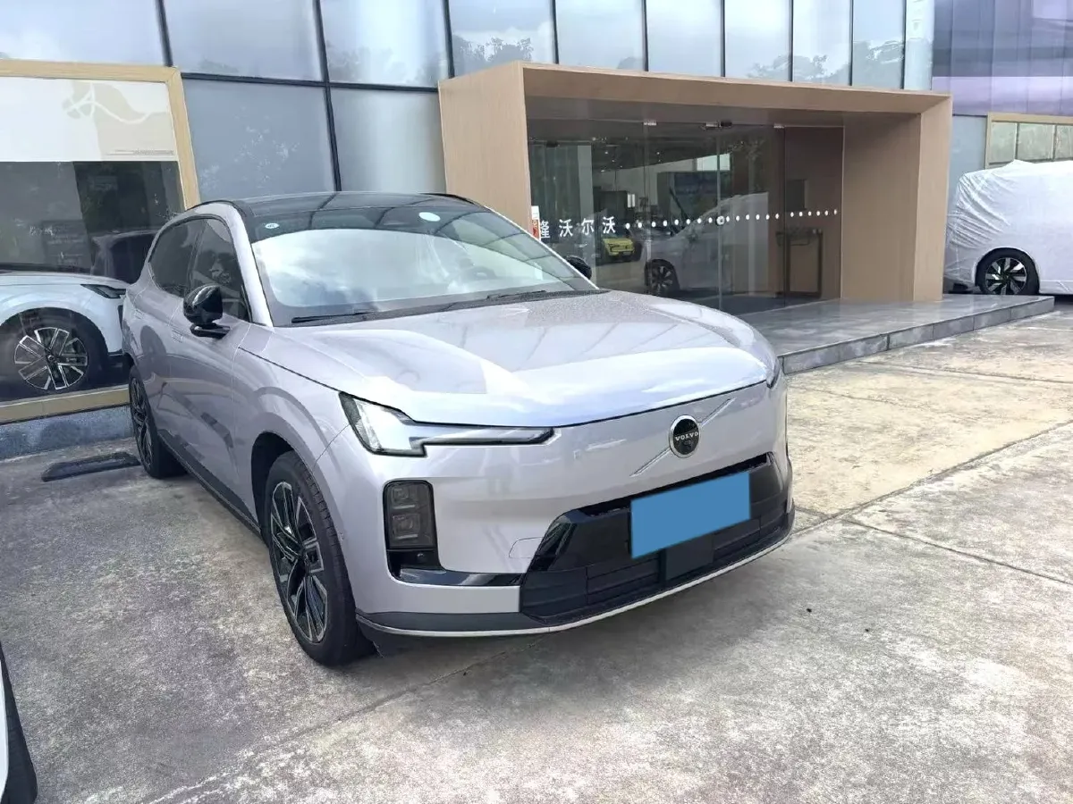 2026 Volvo XC70 PHEV 1.5T 156HP L4 3DHT PHEV,autocango,china used car exporter,china ev exporter,chinese used car exporter,chinese used ev exporter