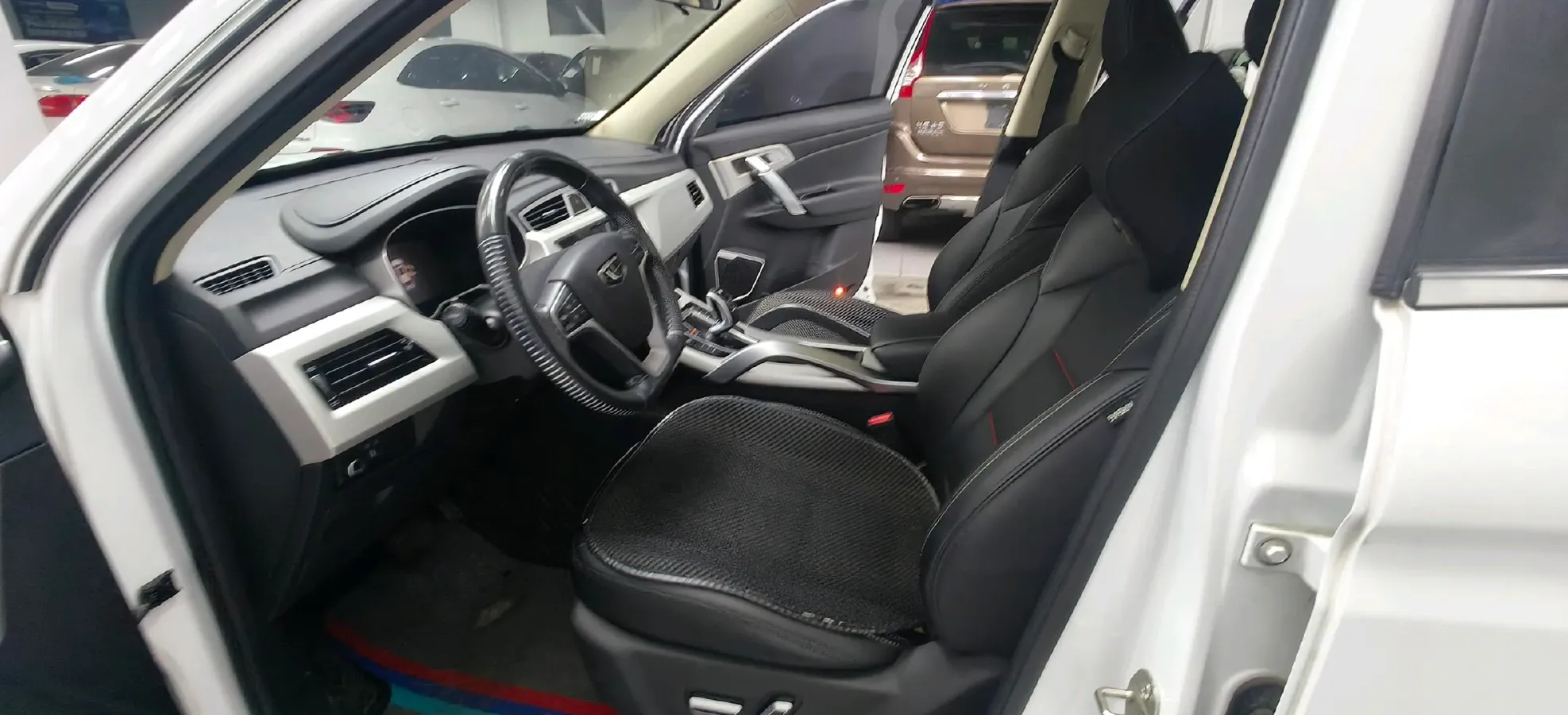 2020 Roewe i6 1.5T 169HP L4 7DCT,autocango,china used car exporter,china ev exporter,chinese used car exporter,chinese used ev exporter