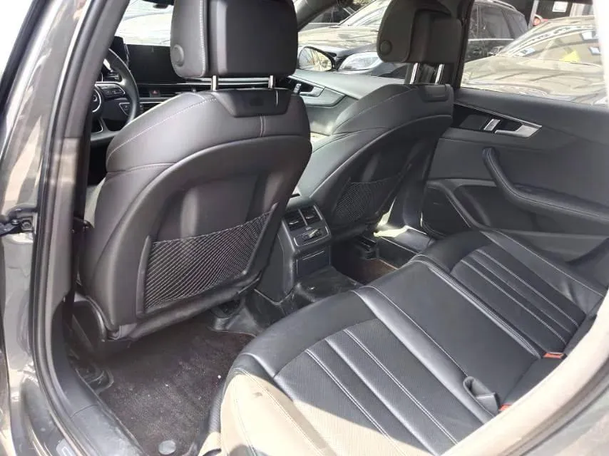 2024 Audi A4L 2.0T 190HP L4 7DCT,autocango,china used car exporter,china ev exporter,chinese used car exporter,chinese used ev exporter