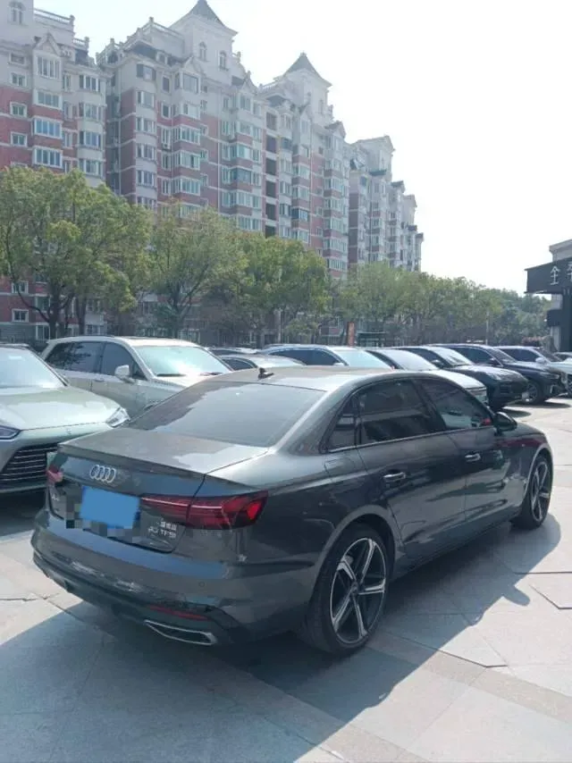 2024 Audi A4L 2.0T 190HP L4 7DCT,autocango,china used car exporter,china ev exporter,chinese used car exporter,chinese used ev exporter