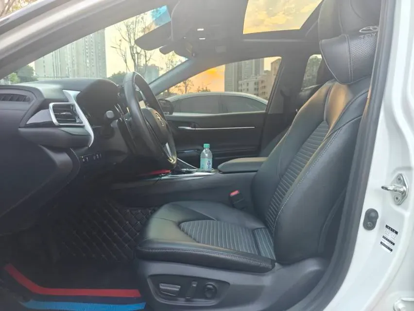 2022 Toyota Camry 2.5L 209HP L4 8AT,autocango,china used car exporter,china ev exporter,chinese used car exporter,chinese used ev exporter