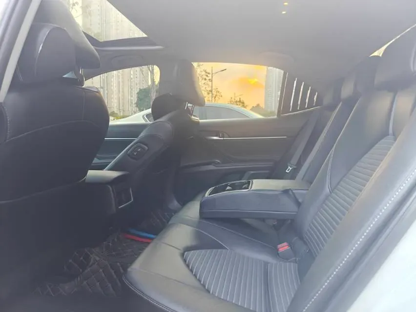 2022 Toyota Camry 2.5L 209HP L4 8AT,autocango,china used car exporter,china ev exporter,chinese used car exporter,chinese used ev exporter