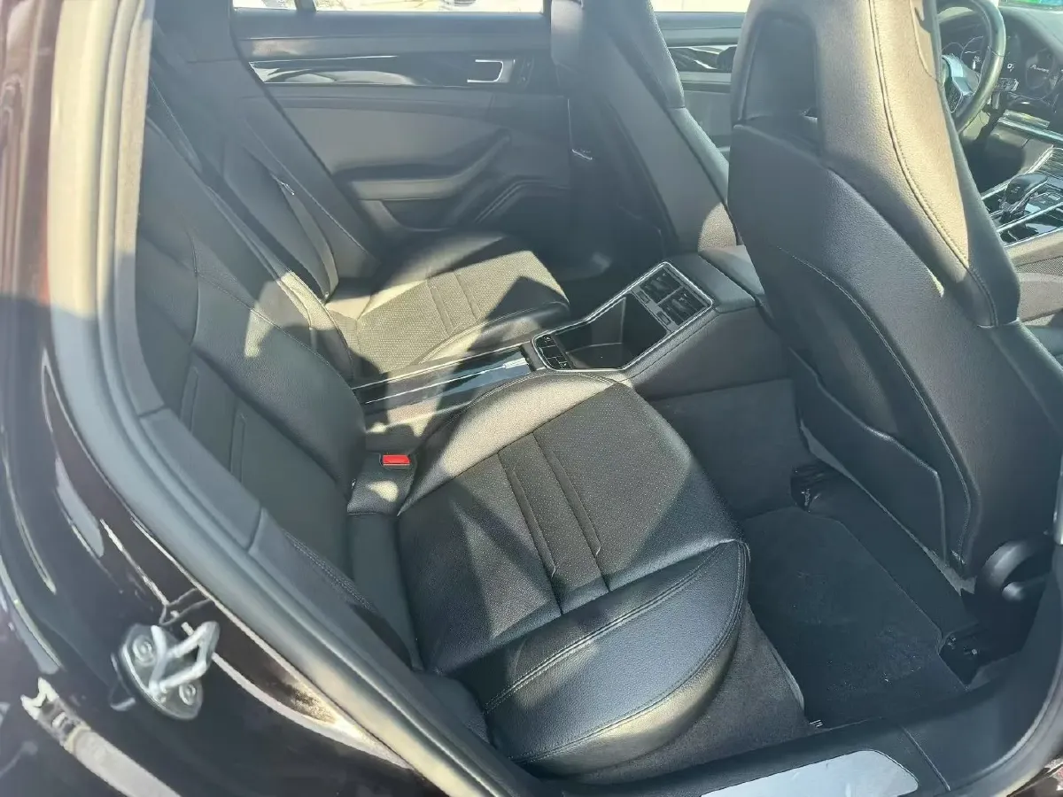 2017 BMW X6 3.0T 306HP L6 8AT,autocango,china used car exporter,china ev exporter,chinese used car exporter,chinese used ev exporter