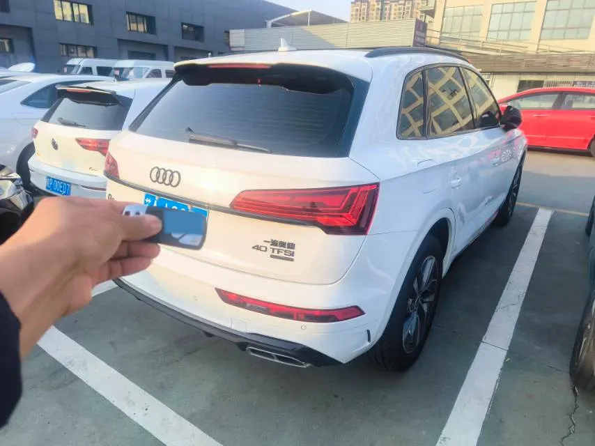 2023 Audi Q5L 2.0T 190HP L4 7DCT,autocango,china used car exporter,china ev exporter,chinese used car exporter,chinese used ev exporter