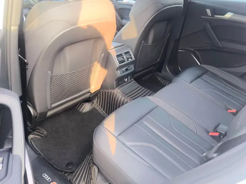 2023 Audi Q5L 2.0T 190HP L4 7DCT,autocango,china used car exporter,china ev exporter,chinese used car exporter,chinese used ev exporter