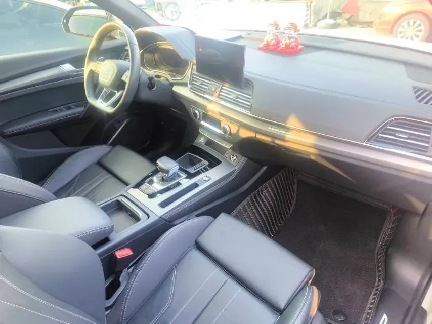 2023 Audi Q5L 2.0T 190HP L4 7DCT,autocango,china used car exporter,china ev exporter,chinese used car exporter,chinese used ev exporter