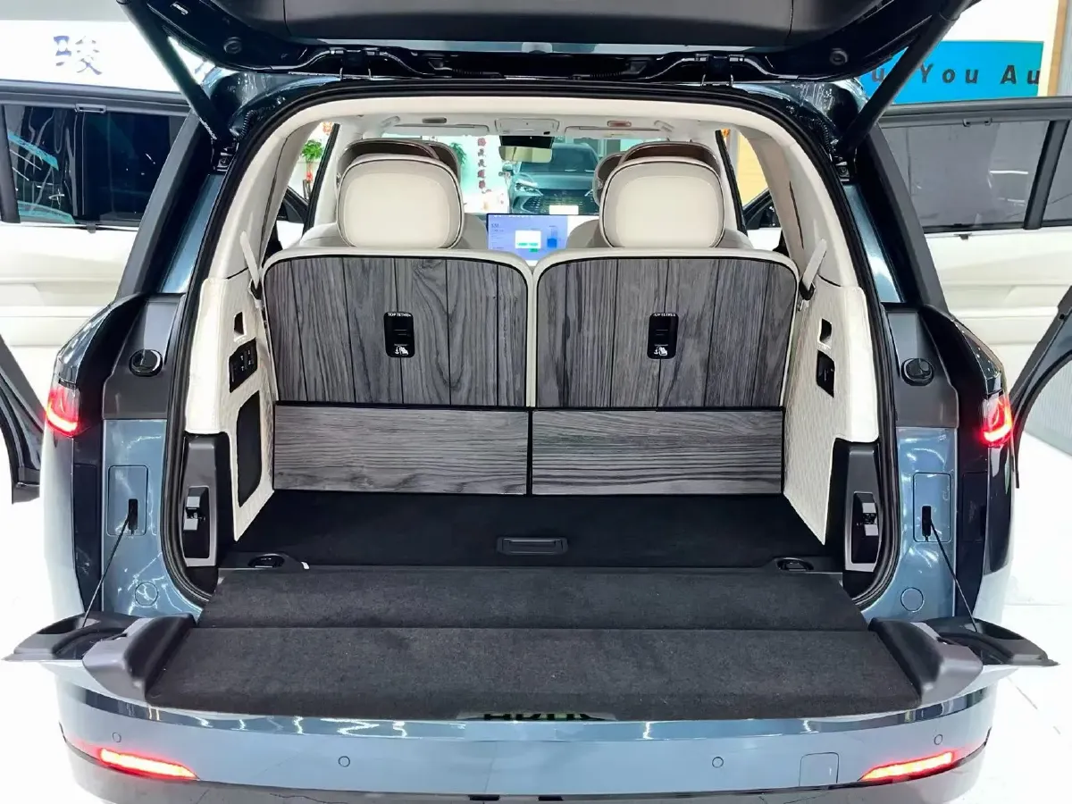 2025 LYNK&CO 900 1.5T 190HP L4 3DHT PHEV 43.3KWH,autocango,china used car exporter,china ev exporter,chinese used car exporter,chinese used ev exporter