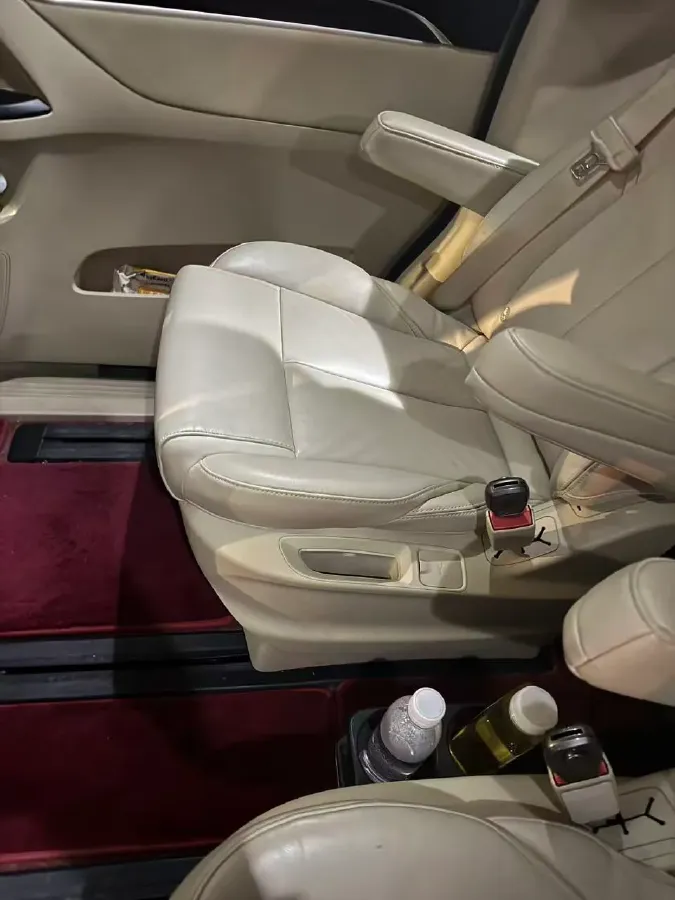 2023 Buick GL8 2.0T 237HP L4 9AT,autocango,china used car exporter,china ev exporter,chinese used car exporter,chinese used ev exporter