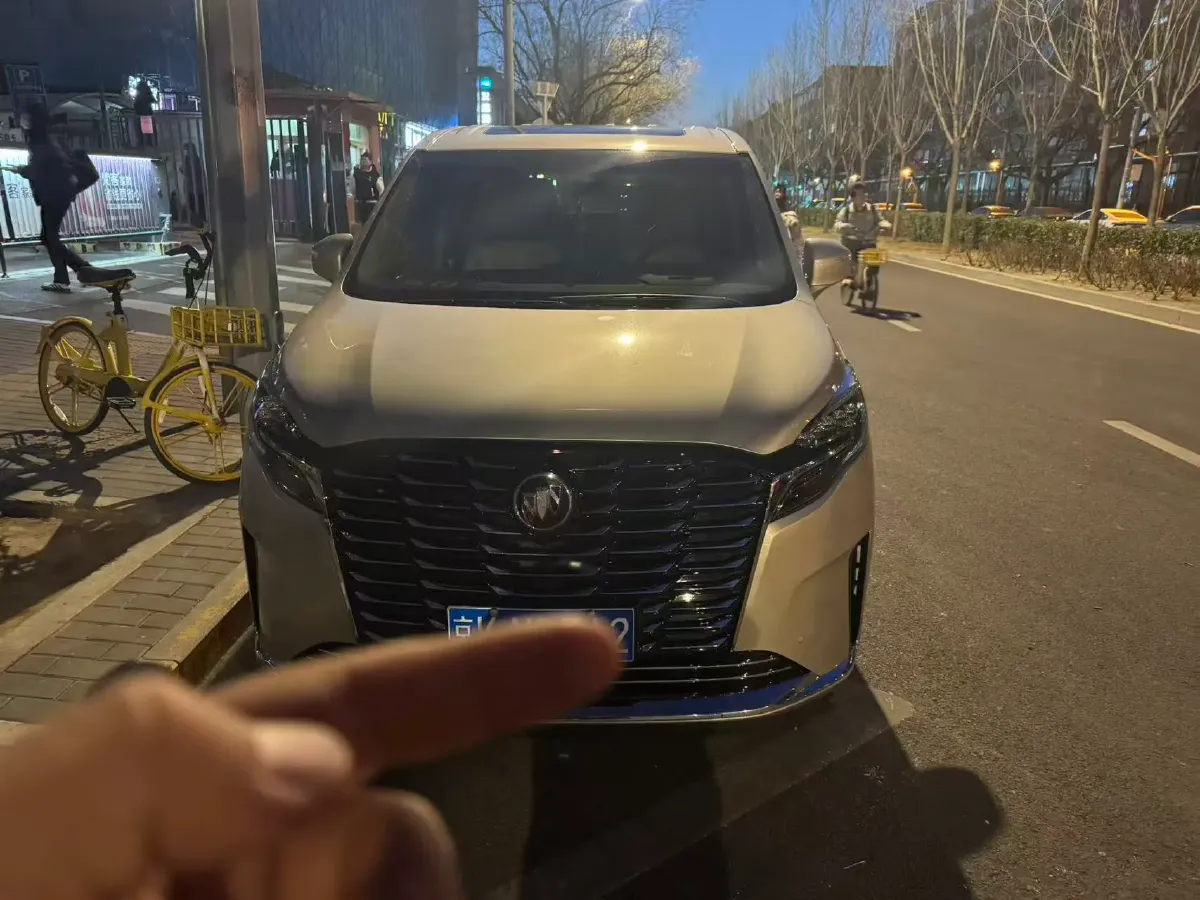 2023 Buick GL8 2.0T 237HP L4 9AT,autocango,china used car exporter,china ev exporter,chinese used car exporter,chinese used ev exporter