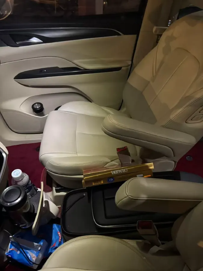 2023 Buick GL8 2.0T 237HP L4 9AT,autocango,china used car exporter,china ev exporter,chinese used car exporter,chinese used ev exporter