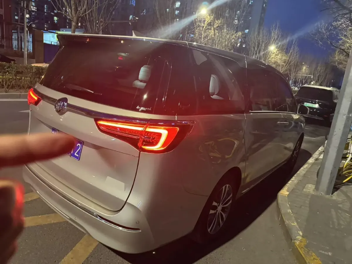 2023 Buick GL8 2.0T 237HP L4 9AT,autocango,china used car exporter,china ev exporter,chinese used car exporter,chinese used ev exporter