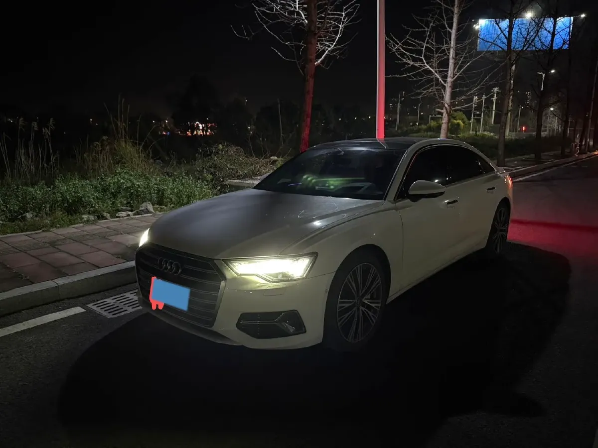 2022 Audi A6L 3.0T 340HP V6 7DCT,autocango,china used car exporter,china ev exporter,chinese used car exporter,chinese used ev exporter