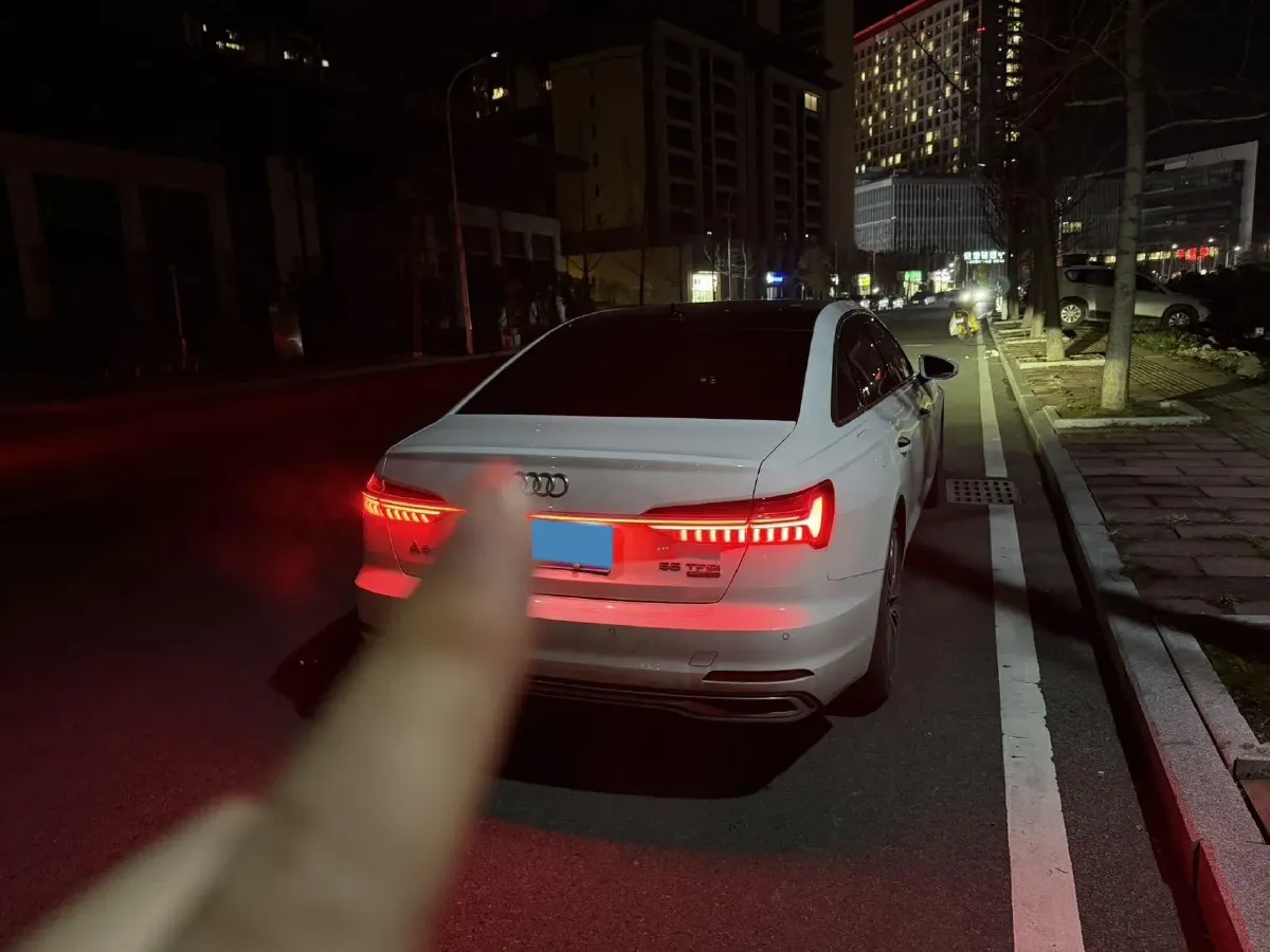 2022 Audi A6L 3.0T 340HP V6 7DCT,autocango,china used car exporter,china ev exporter,chinese used car exporter,chinese used ev exporter