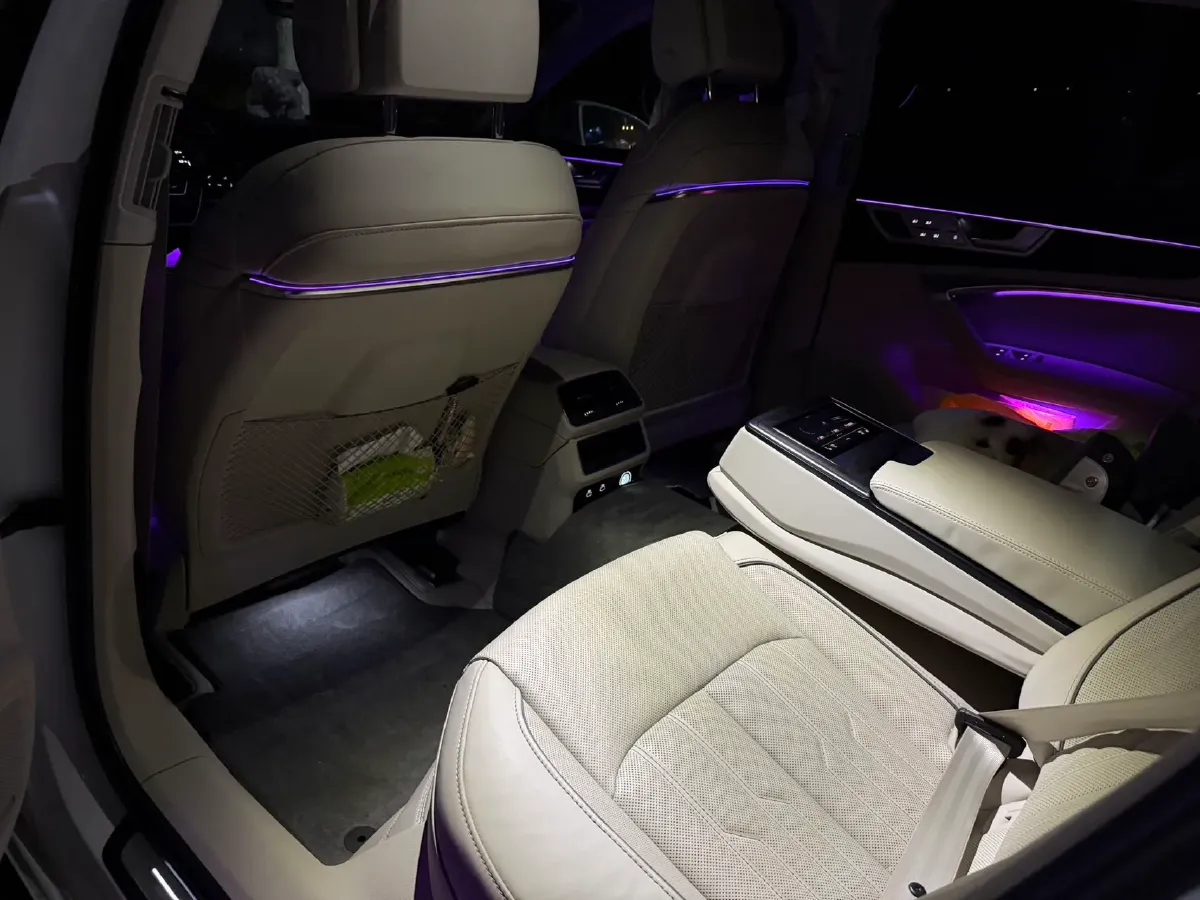 2022 Audi A6L 3.0T 340HP V6 7DCT,autocango,china used car exporter,china ev exporter,chinese used car exporter,chinese used ev exporter