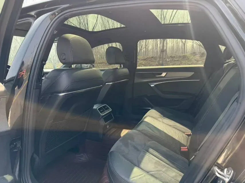 2020 Audi A6L 2.0T 224HP L4 7DCT,autocango,china used car exporter,china ev exporter,chinese used car exporter,chinese used ev exporter