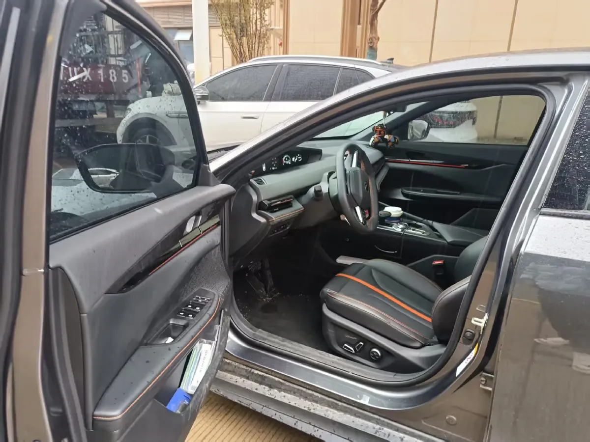 2024 ChangAn UNI-V 1.5T 188HP L4 7DCT,autocango,china used car exporter,china ev exporter,chinese used car exporter,chinese used ev exporter