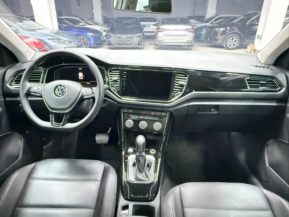 2021 Volkswagen T-Roc 1.4T 150HP L4 7DCT,autocango,china used car exporter,china ev exporter,chinese used car exporter,chinese used ev exporter