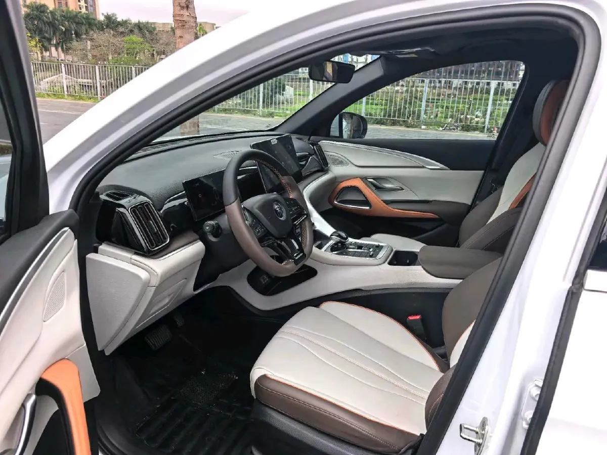 2022 Geely JiaJi 1.5T 177HP L3 7DCT PHEV 15.5KWH,autocango,china used car exporter,china ev exporter,chinese used car exporter,chinese used ev exporter