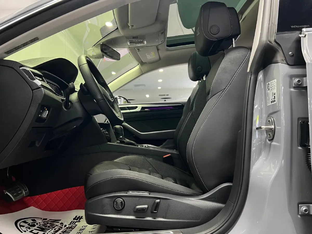 2021 Volkswagen CC 2.0T 220HP L4 7DCT,autocango,china used car exporter,china ev exporter,chinese used car exporter,chinese used ev exporter