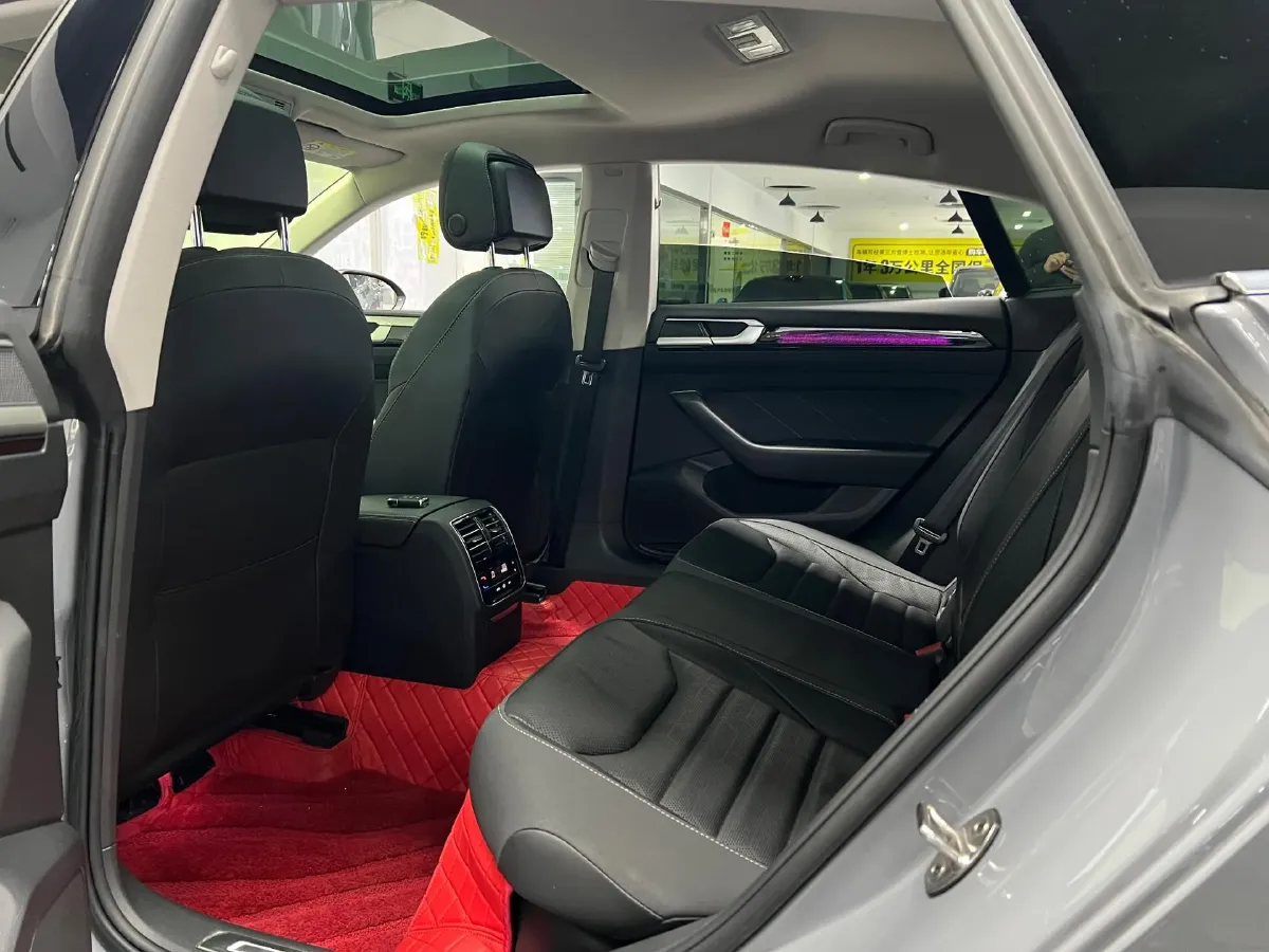 2021 Volkswagen CC 2.0T 220HP L4 7DCT,autocango,china used car exporter,china ev exporter,chinese used car exporter,chinese used ev exporter